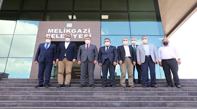 İlim Yayma Vakfı Mütevelli Heyeti Üyeleri Başkan Palancıoğlu'nu Ziyaret Etti