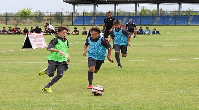 Yılport Samsunspor Futbol Okulu Yaz Sezonunu Kapattı 