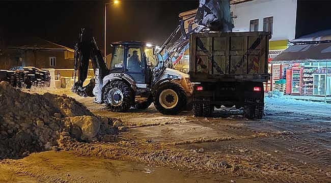 Bünyan Belediyesi ilçe merkezinde karla mücadele çalışmalarını sürdürüyor
