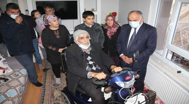 Yahyalı Belediye Başkanı Esat Öztürk'ten akülü araç desteği!