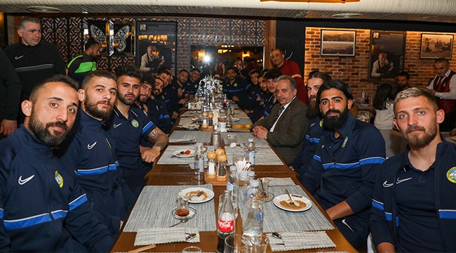 Başkan Yalçın, Talasgücü Belediyespor futbolcuları ile bir araya geldi