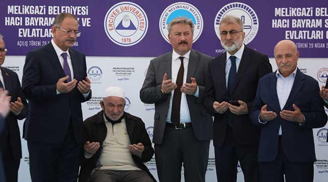 Erciyes Üniversitesi'nin İkinci Camisi Olan 'Hacı Bayram Sanık Ve Evlatları Cami' İbadete Açıldı