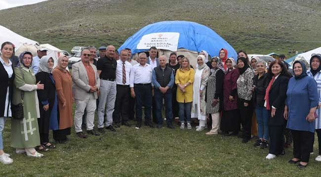 Başkan Timuçin 'Yeni Yoğurt Bayramı ve Kilim Festivali'ne Katıldı