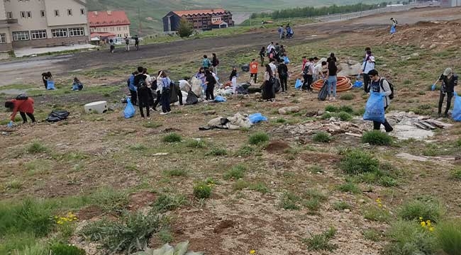 Erciyes'te 4,8 Ton Atık Çöp Toplandı