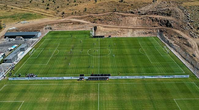 Erciyes Yüksek İrtifa Kamp Merkezi Futbol Takımlarının Gözdesi Oldu