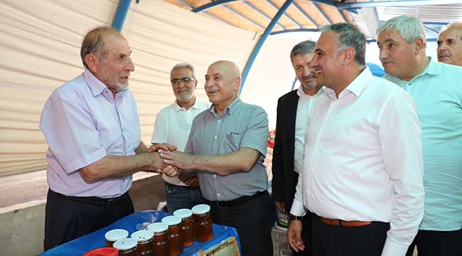 AK Parti Kayseri Milletvekili İsmail Tamer'den Salı Pazarı Esnafı Ve Kırsal Mahallelere Ziyaret