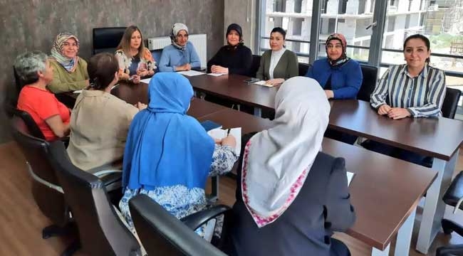 İl Kadın Kolları Haftalık Yönetim Kurulu Toplantısını Yaptı
