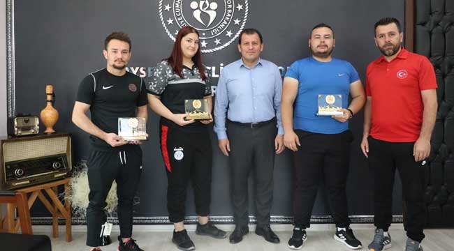 Şampiyon Haltercilerden Kabakcı'ya Ziyaret