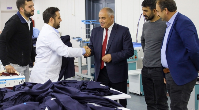 Başkan Öztürk Tekstil Atölyesi Çalışanlarının Kandilini Kutladı