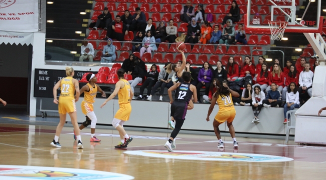  Melikgazi Kayseri Basketbol Takımı Rize'yi Mağlup Etti