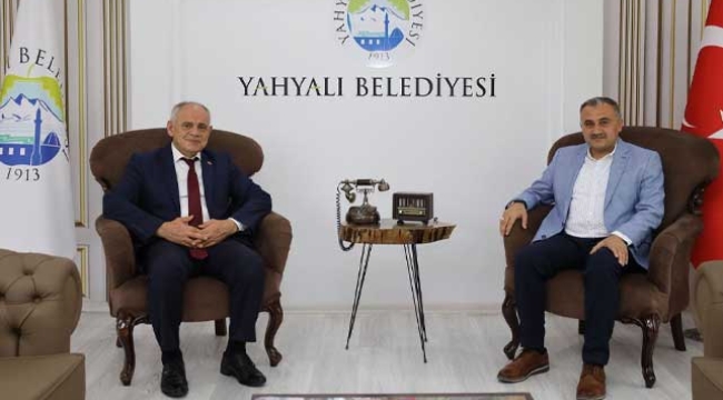 Başkan Cabbar'dan Yahyalı Belediye Başkanı Öztürk'e Ziyaret