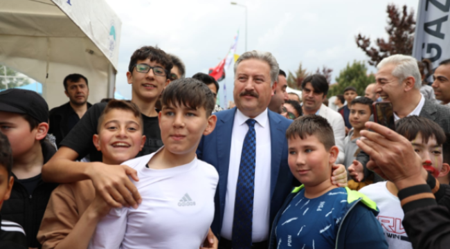 Melikgazi 'de Alparslan Türkeş Sosyal Yaşam Ve Kültür Merkezi'nin Tanıtımı Yapıldı