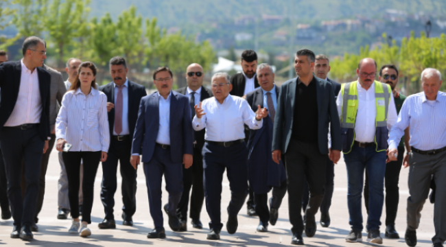 Vali Çiçek Ve Başkan Büyükkılıç, Recep Tayyip Erdoğan Millet Bahçesi'ni İnceled