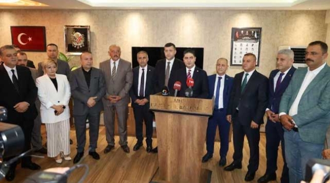 Başkan Bayrak, MHP Kayseri İl Başkanlığında Düzenlenen Bayramlaşma Programına Katıldı