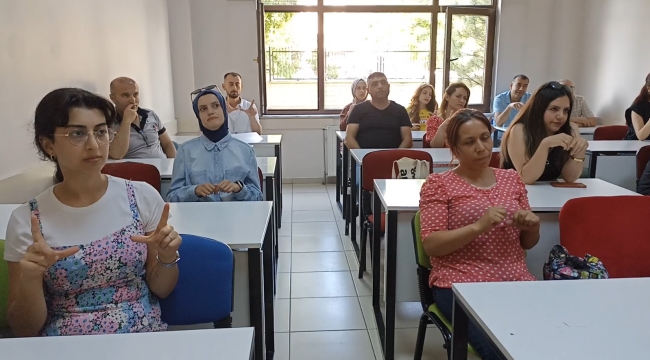 KAYMEK'ten Sağlık Çalışanlarına Türk İşaret Dili Kursu
