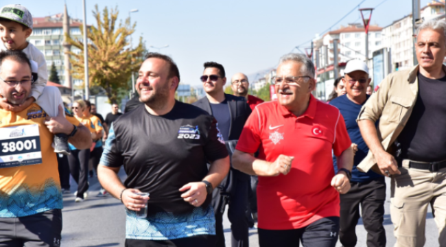 Spor Şehri Kayseri'nin Uluslararası Yarı Maratonu'na 'İlk'ler Damga Vurdu