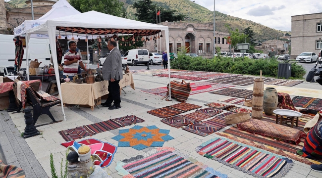 Talas'ta yılın son antika pazarı