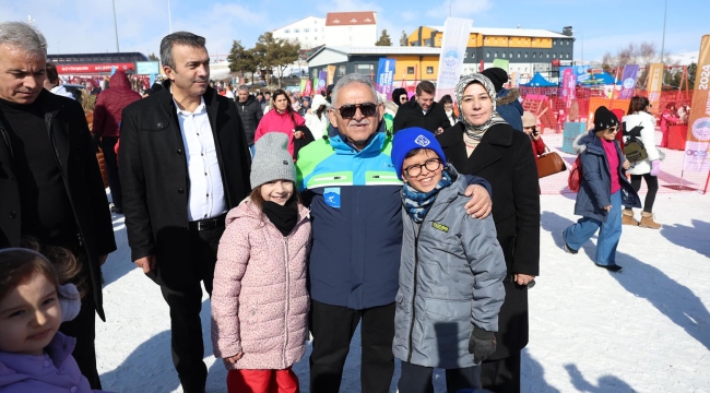 Büyükkılıç, Erciyes'teki Muhteşem Kış Festivali'ne Katıldı
