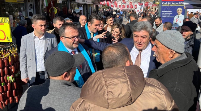 Vatandaş İYİ Partili Gözütok'u bağrına bastı
