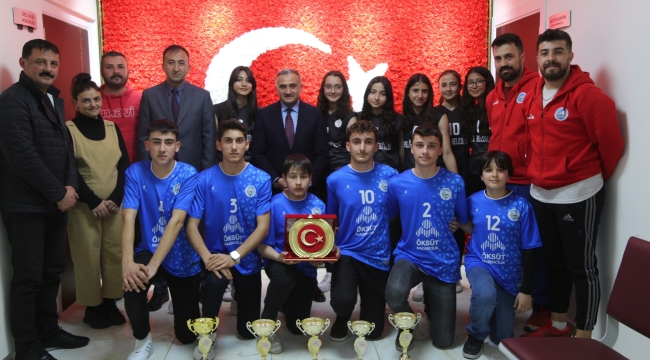 Alt Yapı Sporcuları Kayseri'den Kupalarla Döndü
