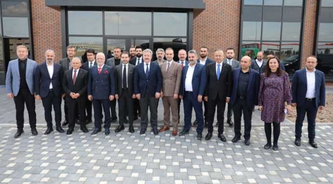 Başkan Palancıoğlu, Serbest Bölge'de Fabrikaları Ziyaret Etti