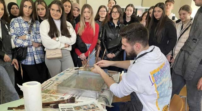 Büyükşehir'den Kardeş Şehir Mostar'da Öğrencilere Ebru Atölye Çalışması