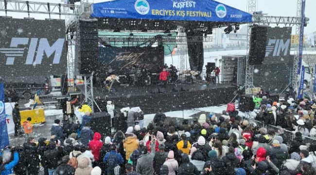 En Büyük Kar Festivali KışFest'te Kar Altında "Ferhat Göçer" Konseri