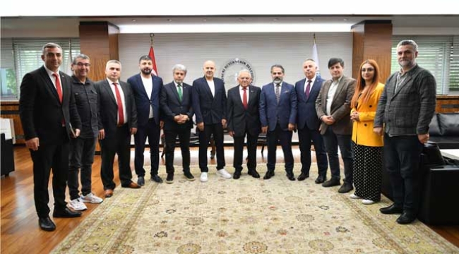 Kayseri Gazeteciler Cemiyeti'nden Başkan Büyükkılıç'a Tebrik Ziyareti