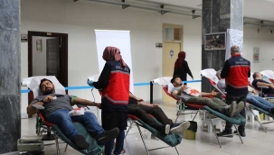 Kan Bağışı Kampanyasında Büyükşehir Belediye Personelleri Kan Verdi